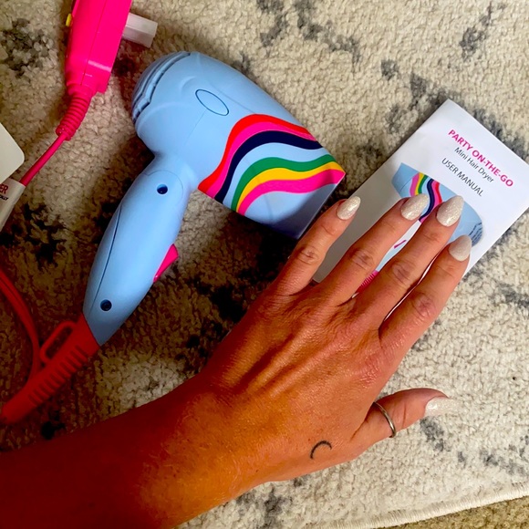 Packed party on the go travel hair dryer - Picture 6 of 6